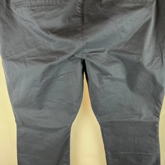 NWT Old Navy Mid-Rise Boot-Cut Khakis for Women (18) - Picture 9 of 13